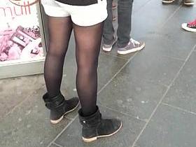 Beine in Strumpfhose