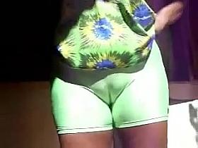 SDRUWS2 - EXTREMELY HUGE BRAZILIAN MATURE CAMELTOE