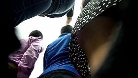 upskirt ella no quiere que le suba el vestido