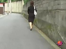 Sharking with no panties while going for a walk after work