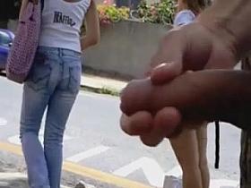 Tocando uma pra elas