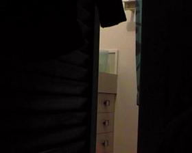 camera cache dans la salle de bain