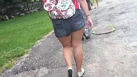 Thick wide hips walking