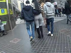 Lucky fella got an exquisite girlfriend