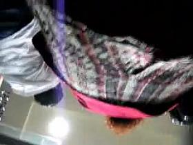 up skirt, bajo falda