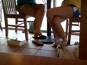 Cheerleaders Candid Dangling cute feet