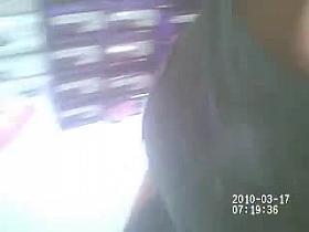 Morenita en zapateria