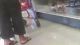 BIG EBONY ROUND ASS in public