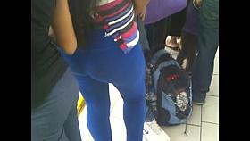 Culona Veterana de Leggins Azules