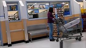 Chubby ass in tight jeans