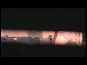 Espiando a una universitaria