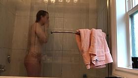 18 year old Volleyball player HIDDEN CAMERA glass shower! again! GREAT ASS