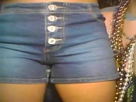 mardi gras flasher has one of the best pussies