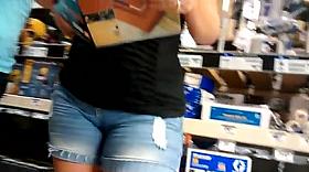 Candid pawg cameltoe