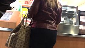 BBWs Big Asses Eating Pizza