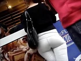 WHITE JEANS