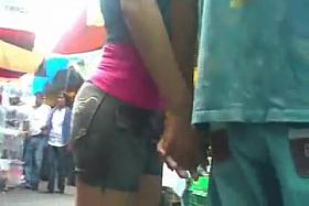 BUENAS NALGAS MERCADO NOVIIO AL LADO (TEEN)