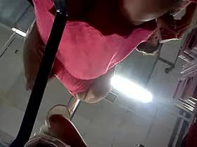 Upskirt in hipermarket 1