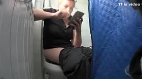 the blonde angel -talk to the smartphone