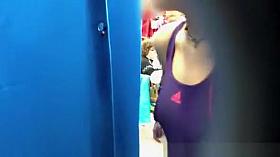 Beautifull teen dressing