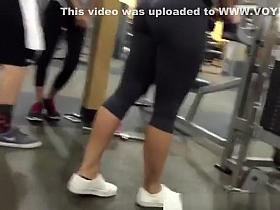Nice ass chick in tight sports pants