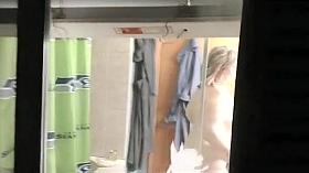 Hot girl peeped while she pisses