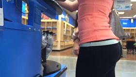 Mom & not her daughter in line