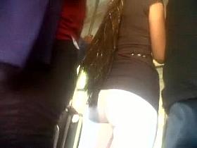 pantalon blanco metido