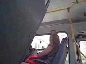 loira flashing in bus