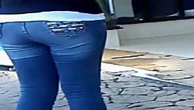 pinche paisana nalgona , con su novio disque mamado