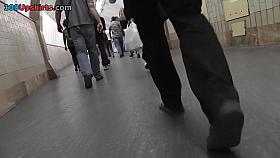 Upskirt pussy of a young blonde babe is delicious