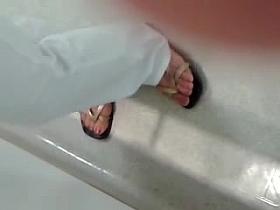 Public Feet 49
