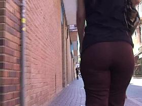 candid booty peruvian milf