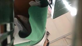 Upskirt - Baixo da saia FRONTAL na ninfeta modelo