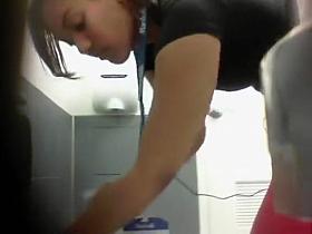 What a pretty girl, we should see her ass!