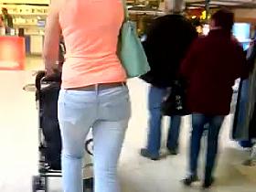 blonde pulpeuse- bon cul