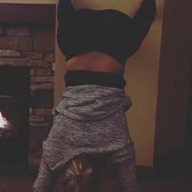 GIRLFRIEND TWERKING