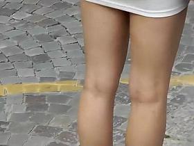 Dandy girls waiting for their entourage