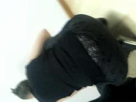 son jolie boxer string qui depasse