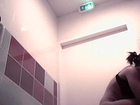 College girl washes her hot pussy