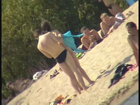 Sexy amateur hidden beach cam video