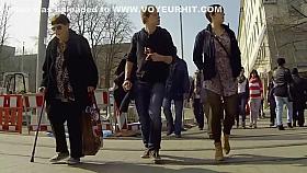 Bizarre accidental upskirt shows ass