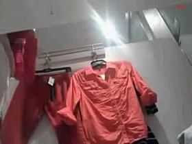 MILF in changing room