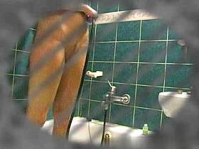 dinara-voyeur-01_r.wmv