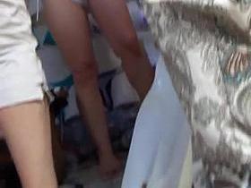 Upskirt y algo mas ....