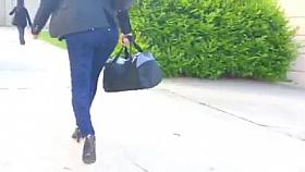 Belle beurette en jeans dans la rue - France - French