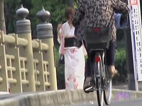 Explicit sharking video shows natural Japanese titties