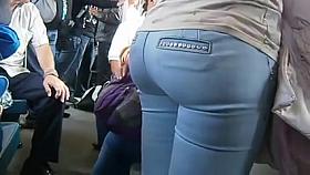 Chica con nalga rica en el metro