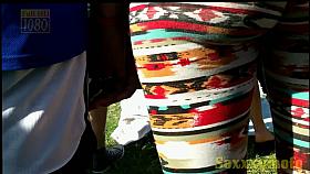 Hot babe in leggings wiggles her sexy butt before a candid cam