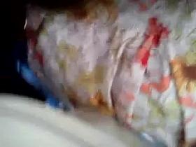 Many girls close their eyes while being encoxadas